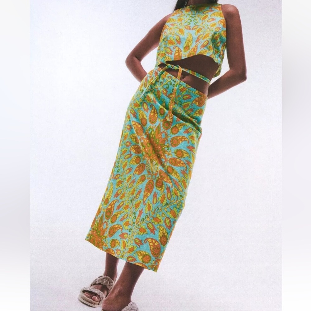 Zara Tropical Vibrant Paisley Print Cape Skirt Large